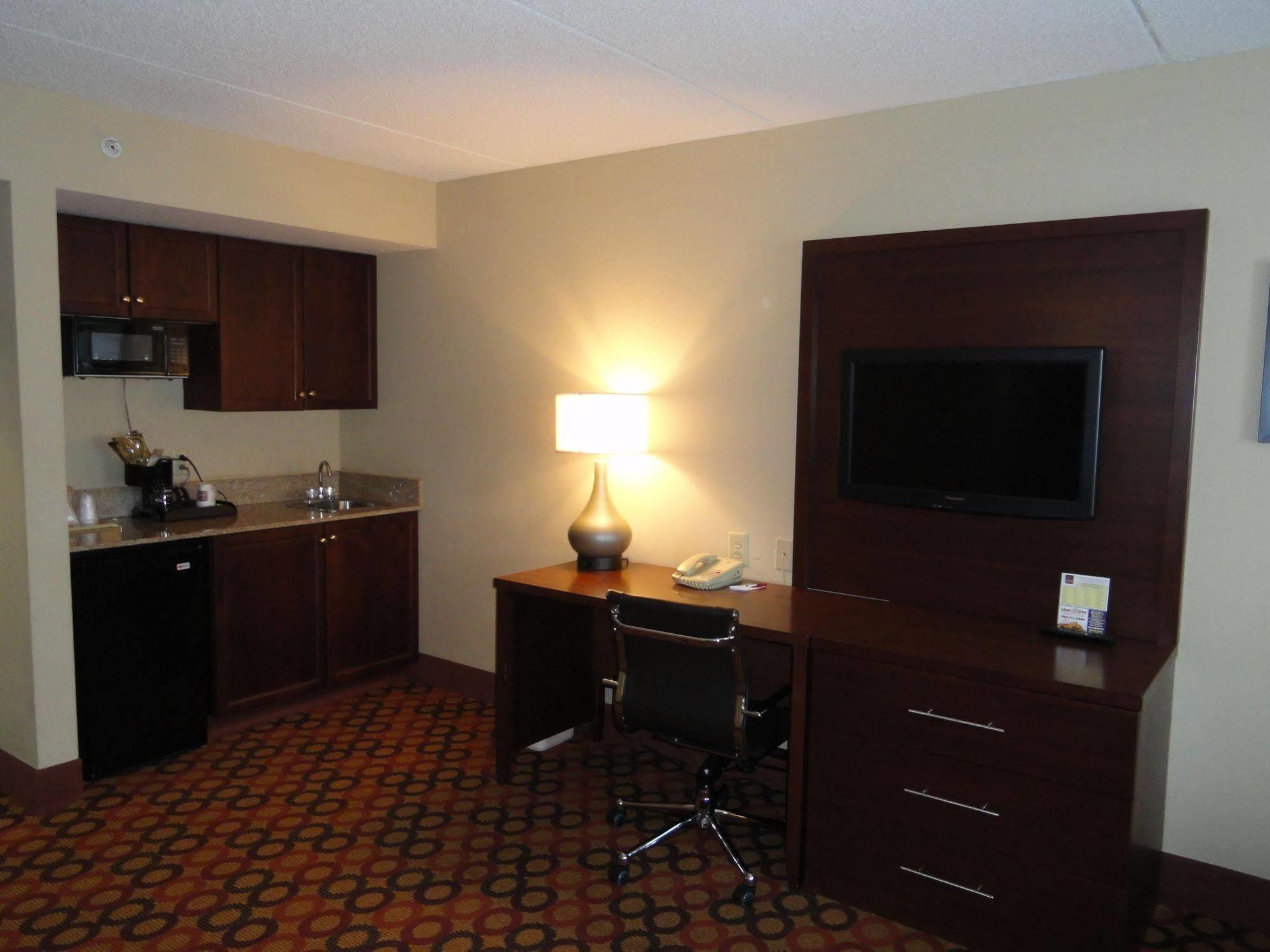 Hotel Comfort Mills Concord